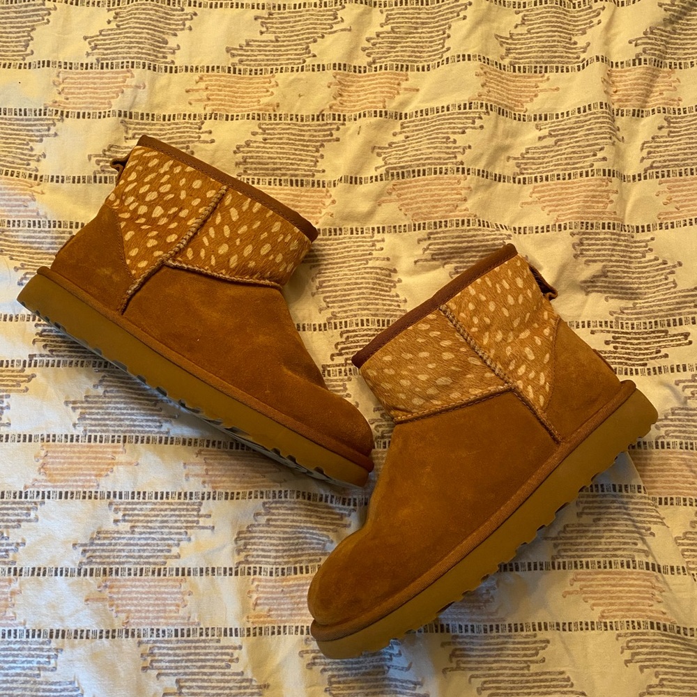 UGG Classic Mini II Idyllwild Chestnut Suede /Cow Hair / Fur Boots Size  7